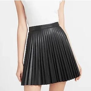 Vegan Leather Pleated Mini Skirt sz 6